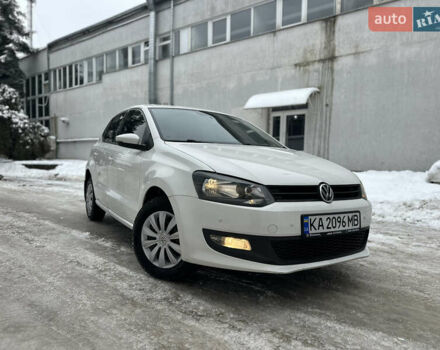Белый Фольксваген Поло, объемом двигателя 1.4 л и пробегом 240 тыс. км за 7499 $, фото 1 на Automoto.ua