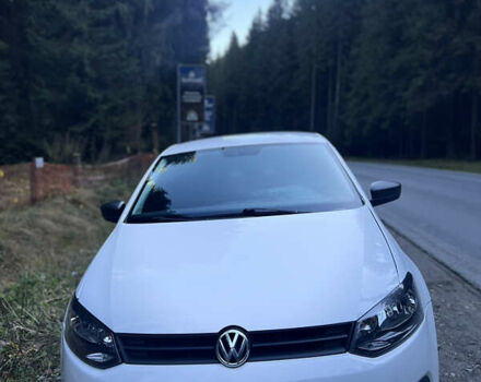 Белый Фольксваген Поло, объемом двигателя 1.6 л и пробегом 330 тыс. км за 5299 $, фото 1 на Automoto.ua