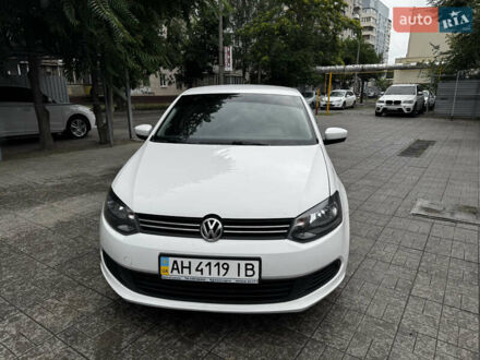 Фольксваген Поло 2012 в Днепре (Днепропетровске) на Automoto.ua Белый Фольксваген Поло, объемом двигателя 1.6 л и пробегом 220 тыс. км за 6400 $, фото 1 на Automoto.ua