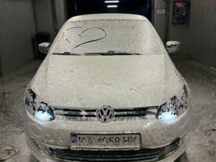 Білий Фольксваген Поло, об'ємом двигуна 1.6 л та пробігом 330 тис. км за 5299 $, фото 1 на Automoto.ua