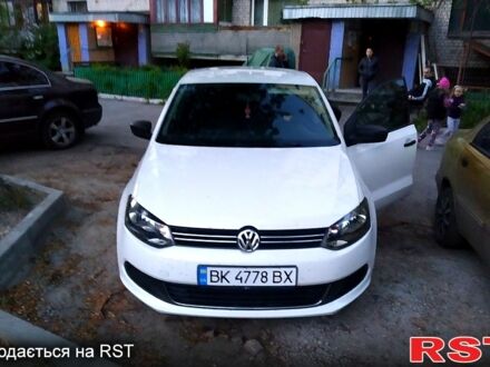 Белый Фольксваген Поло, объемом двигателя 1.6 л и пробегом 290 тыс. км за 3500 $, фото 1 на Automoto.ua