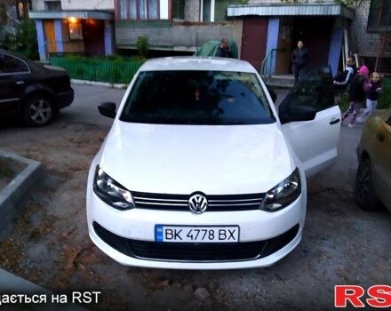 Белый Фольксваген Поло, объемом двигателя 1.6 л и пробегом 290 тыс. км за 3500 $, фото 1 на Automoto.ua