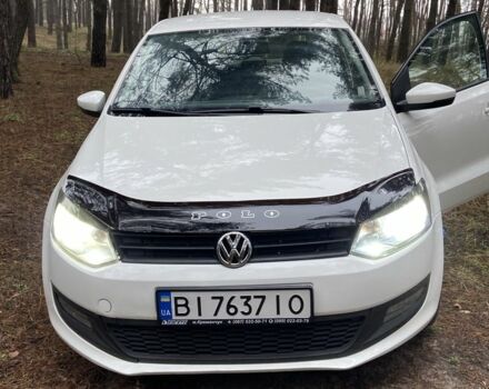 Белый Фольксваген Поло, объемом двигателя 1.2 л и пробегом 250 тыс. км за 6200 $, фото 1 на Automoto.ua