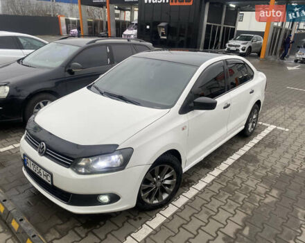 Белый Фольксваген Поло, объемом двигателя 1.6 л и пробегом 250 тыс. км за 5500 $, фото 1 на Automoto.ua