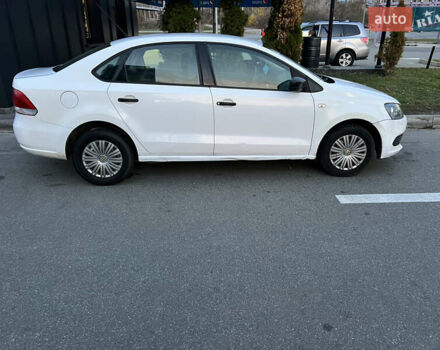 Белый Фольксваген Поло, объемом двигателя 1.6 л и пробегом 253 тыс. км за 3650 $, фото 1 на Automoto.ua
