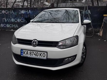 Фольксваген Поло 2013 в Киеве на Automoto.ua Белый Фольксваген Поло, объемом двигателя 1.39 л и пробегом 142 тыс. км за 8500 $, фото 1 на Automoto.ua