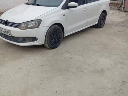 Белый Фольксваген Поло, объемом двигателя 1.6 л и пробегом 330 тыс. км за 4000 $, фото 1 на Automoto.ua