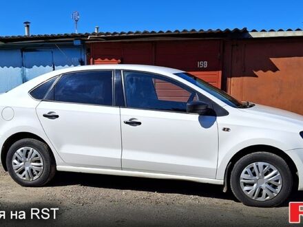 Белый Фольксваген Поло, объемом двигателя 1.6 л и пробегом 101 тыс. км за 7090 $, фото 1 на Automoto.ua