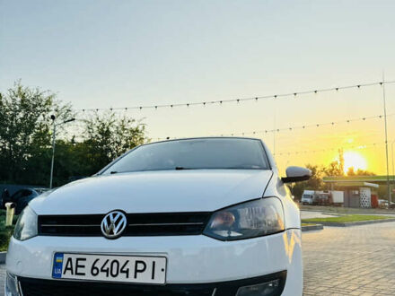 Белый Фольксваген Поло, объемом двигателя 1.2 л и пробегом 170 тыс. км за 6300 $, фото 1 на Automoto.ua