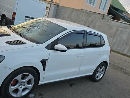 Фольксваген Поло 2013 в Одессе на Automoto.ua Белый Фольксваген Поло, объемом двигателя 1.4 л и пробегом 140 тыс. км за 8500 $, фото 1 на Automoto.ua