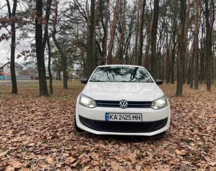 Белый Фольксваген Поло, объемом двигателя 1.2 л и пробегом 243 тыс. км за 5700 $, фото 1 на Automoto.ua