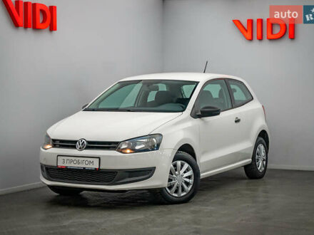 Белый Фольксваген Поло, объемом двигателя 1.2 л и пробегом 180 тыс. км за 6123 $, фото 1 на Automoto.ua