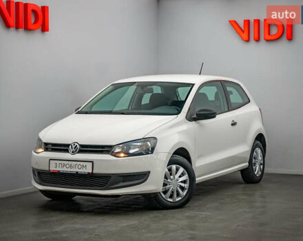 Белый Фольксваген Поло, объемом двигателя 1.2 л и пробегом 180 тыс. км за 6123 $, фото 1 на Automoto.ua