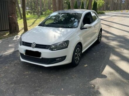 Белый Фольксваген Поло, объемом двигателя 1.4 л и пробегом 150 тыс. км за 7400 $, фото 1 на Automoto.ua
