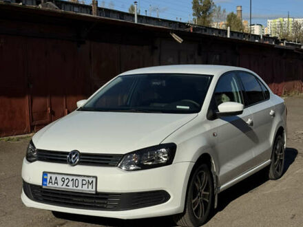 Фольксваген Поло 2014 в Киеве на Automoto.ua Белый Фольксваген Поло, объемом двигателя 1.6 л и пробегом 80 тыс. км за 8500 $, фото 1 на Automoto.ua