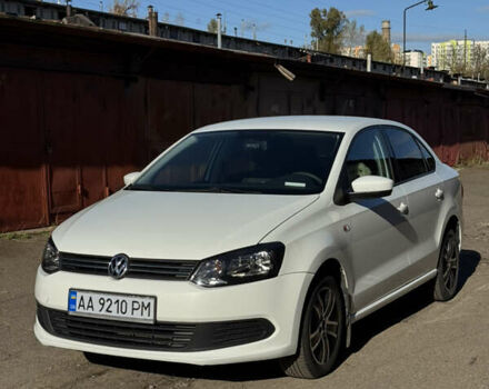 Белый Фольксваген Поло, объемом двигателя 1.6 л и пробегом 80 тыс. км за 8500 $, фото 1 на Automoto.ua
