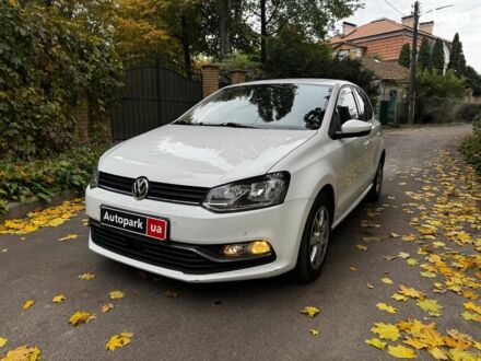 Белый Фольксваген Поло, объемом двигателя 1.2 л и пробегом 238 тыс. км за 9490 $, фото 1 на Automoto.ua