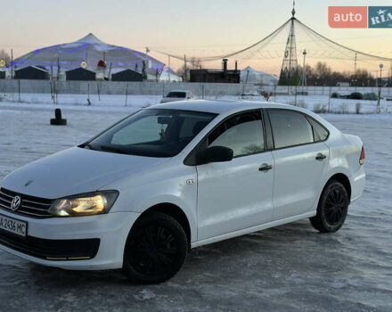 Белый Фольксваген Поло, объемом двигателя 1.6 л и пробегом 280 тыс. км за 5499 $, фото 1 на Automoto.ua
