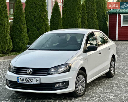 Белый Фольксваген Поло, объемом двигателя 1.6 л и пробегом 80 тыс. км за 9299 $, фото 1 на Automoto.ua