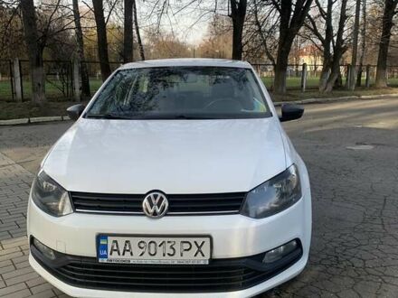 Белый Фольксваген Поло, объемом двигателя 1.2 л и пробегом 217 тыс. км за 6150 $, фото 1 на Automoto.ua