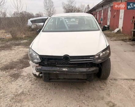 Белый Фольксваген Поло, объемом двигателя 1.6 л и пробегом 150 тыс. км за 1850 $, фото 1 на Automoto.ua