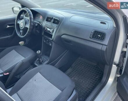 Бежевий Фольксваген Поло, об'ємом двигуна 1.57 л та пробігом 230 тис. км за 4800 $, фото 14 на Automoto.ua