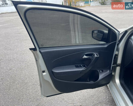 Бежевий Фольксваген Поло, об'ємом двигуна 1.6 л та пробігом 212 тис. км за 7499 $, фото 17 на Automoto.ua