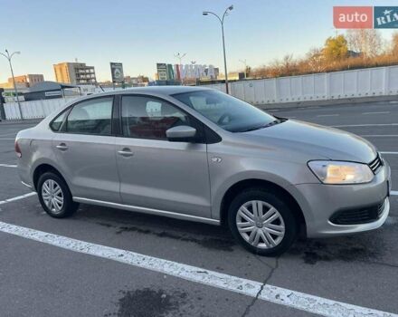 Бежевий Фольксваген Поло, об'ємом двигуна 1.57 л та пробігом 230 тис. км за 4800 $, фото 1 на Automoto.ua