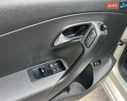 Бежевий Фольксваген Поло, об'ємом двигуна 1.6 л та пробігом 212 тис. км за 7499 $, фото 27 на Automoto.ua