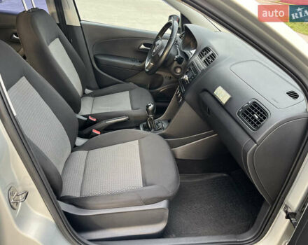 Бежевый Фольксваген Поло, объемом двигателя 1.6 л и пробегом 129 тыс. км за 6750 $, фото 8 на Automoto.ua