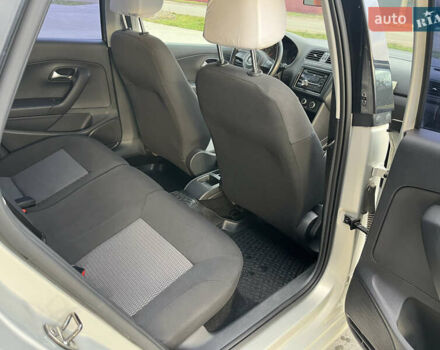 Бежевый Фольксваген Поло, объемом двигателя 1.6 л и пробегом 129 тыс. км за 6750 $, фото 9 на Automoto.ua