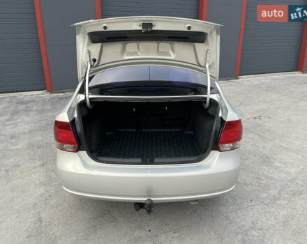 Бежевый Фольксваген Поло, объемом двигателя 1.6 л и пробегом 129 тыс. км за 6750 $, фото 6 на Automoto.ua