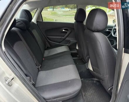 Бежевый Фольксваген Поло, объемом двигателя 1.6 л и пробегом 250 тыс. км за 3800 $, фото 56 на Automoto.ua