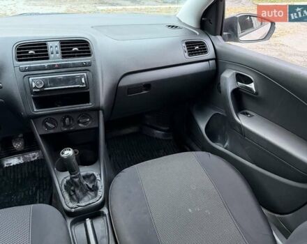 Бежевый Фольксваген Поло, объемом двигателя 1.6 л и пробегом 250 тыс. км за 3800 $, фото 49 на Automoto.ua