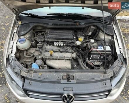 Бежевый Фольксваген Поло, объемом двигателя 1.6 л и пробегом 250 тыс. км за 3800 $, фото 60 на Automoto.ua