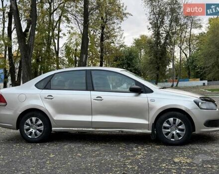 Бежевый Фольксваген Поло, объемом двигателя 1.6 л и пробегом 250 тыс. км за 3800 $, фото 44 на Automoto.ua