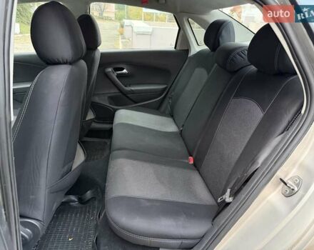 Бежевый Фольксваген Поло, объемом двигателя 1.6 л и пробегом 250 тыс. км за 3800 $, фото 55 на Automoto.ua