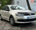 Бежевый Фольксваген Поло, объемом двигателя 1.6 л и пробегом 250 тыс. км за 3800 $, фото 1 на Automoto.ua