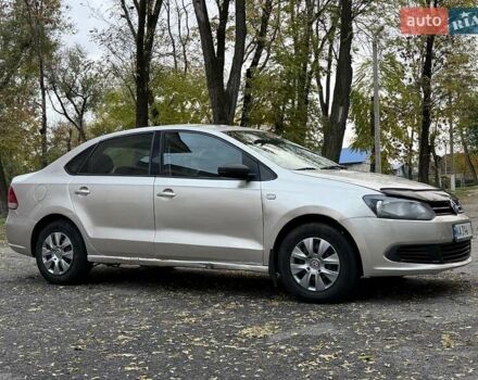 Бежевый Фольксваген Поло, объемом двигателя 1.6 л и пробегом 250 тыс. км за 3800 $, фото 2 на Automoto.ua