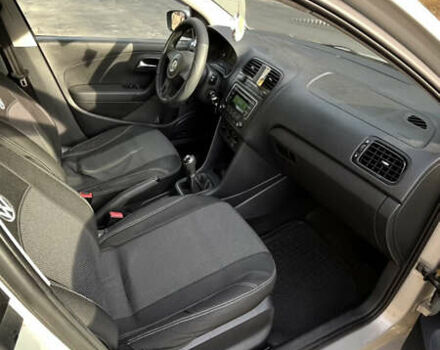 Бежевый Фольксваген Поло, объемом двигателя 1.6 л и пробегом 220 тыс. км за 6999 $, фото 5 на Automoto.ua