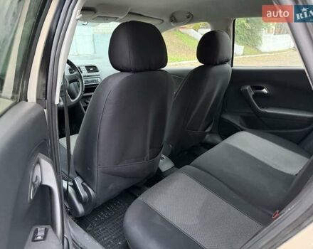 Бежевый Фольксваген Поло, объемом двигателя 1.6 л и пробегом 250 тыс. км за 3800 $, фото 54 на Automoto.ua