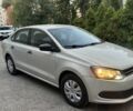 Бежевий Фольксваген Поло, об'ємом двигуна 1.6 л та пробігом 250 тис. км за 4014 $, фото 1 на Automoto.ua