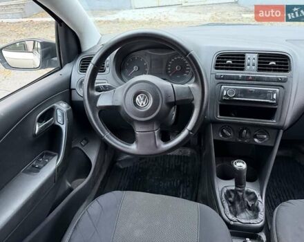 Бежевый Фольксваген Поло, объемом двигателя 1.6 л и пробегом 250 тыс. км за 3800 $, фото 48 на Automoto.ua