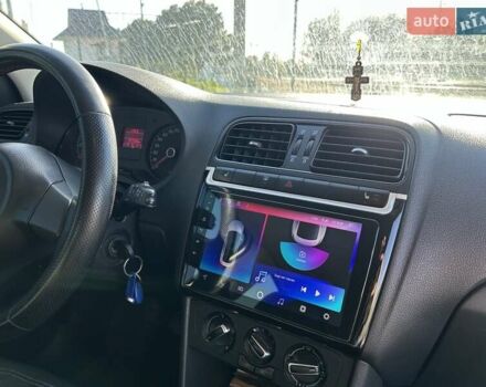 Бежевий Фольксваген Поло, об'ємом двигуна 1.6 л та пробігом 148 тис. км за 7000 $, фото 13 на Automoto.ua