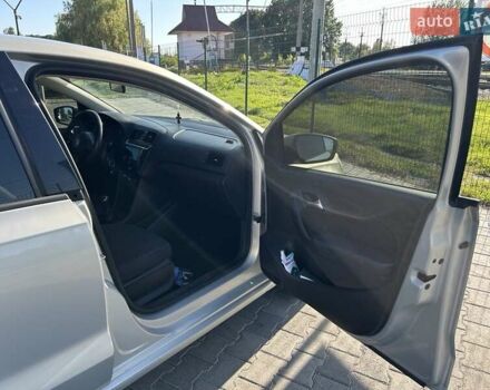 Бежевий Фольксваген Поло, об'ємом двигуна 1.6 л та пробігом 148 тис. км за 7000 $, фото 11 на Automoto.ua