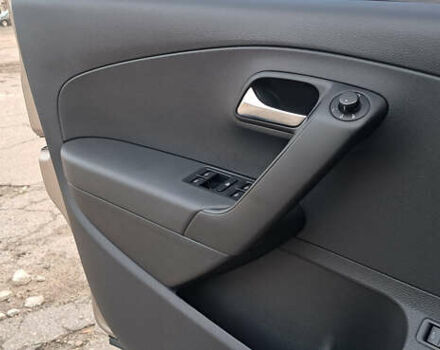 Бежевый Фольксваген Поло, объемом двигателя 1.6 л и пробегом 63 тыс. км за 10800 $, фото 18 на Automoto.ua