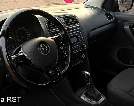 Бежевый Фольксваген Поло, объемом двигателя 1.6 л и пробегом 63 тыс. км за 10800 $, фото 7 на Automoto.ua