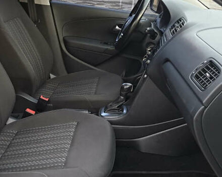 Бежевый Фольксваген Поло, объемом двигателя 1.6 л и пробегом 63 тыс. км за 10800 $, фото 9 на Automoto.ua