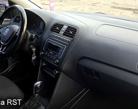 Бежевый Фольксваген Поло, объемом двигателя 1.6 л и пробегом 63 тыс. км за 10800 $, фото 12 на Automoto.ua