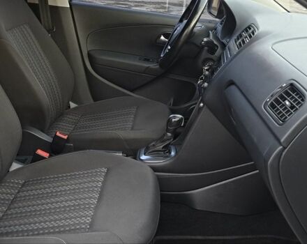 Бежевий Фольксваген Поло, об'ємом двигуна 1.6 л та пробігом 63 тис. км за 10800 $, фото 11 на Automoto.ua